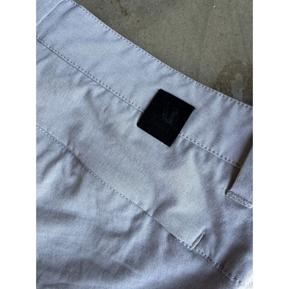 Vuori Meta Shorts Mens 30 Gray Performance Golf Chino Polyester Stretch Casual